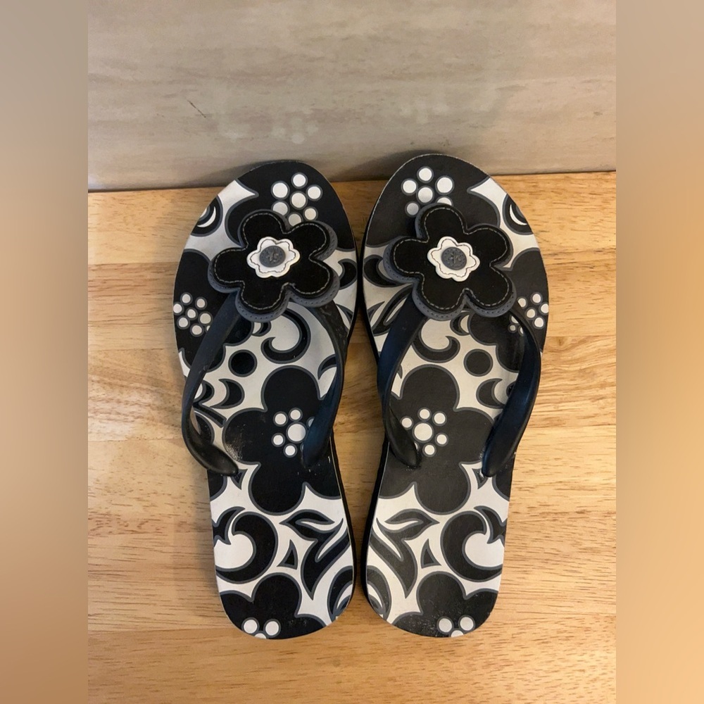 Vera Bradley Black & White Floral Flip Flop Sandals